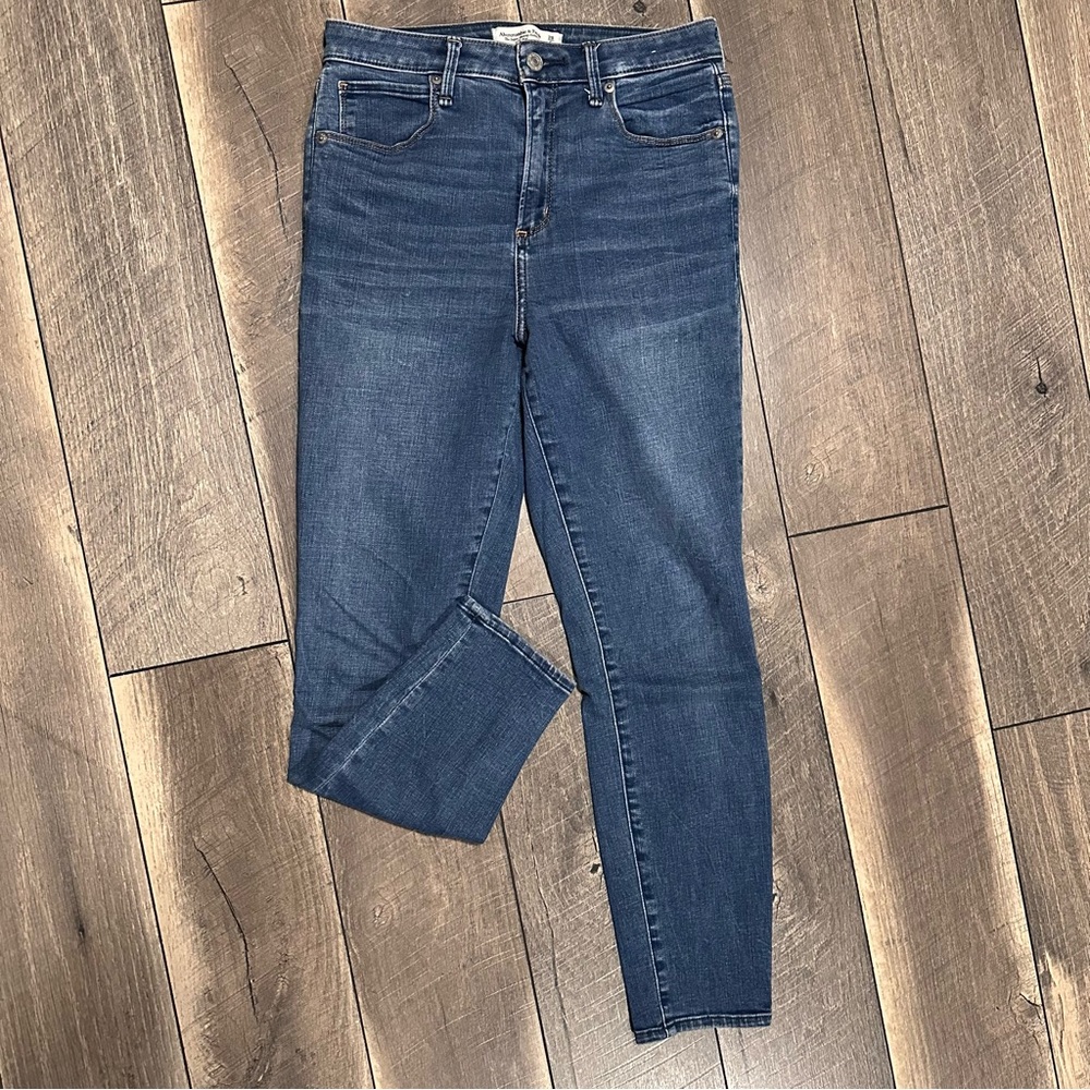 Abercrombie & Fitch Curve Love The Super Skinny Jeans